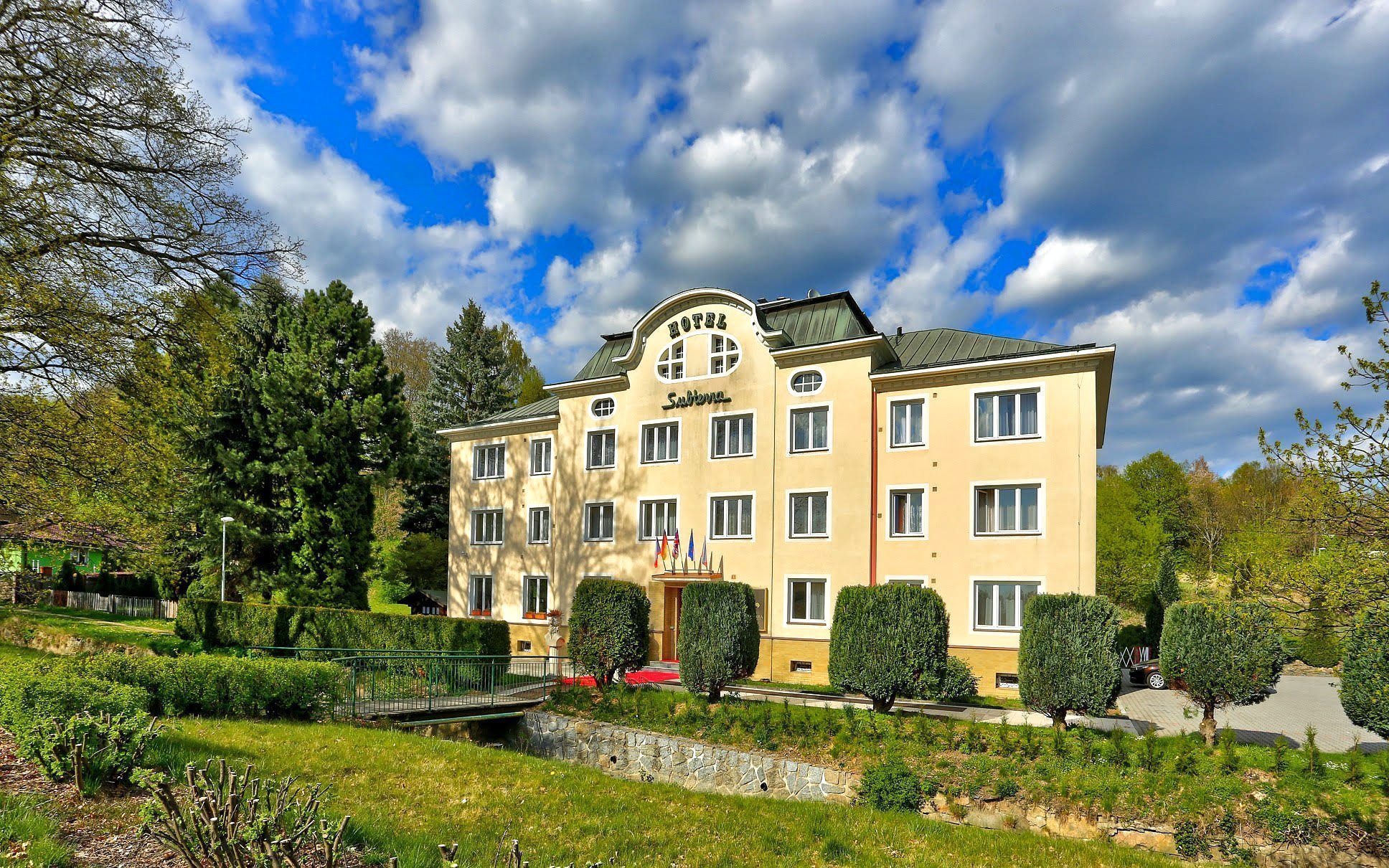 Krušné hory u Karlových Varů: Hotel Subterra *** s wellness