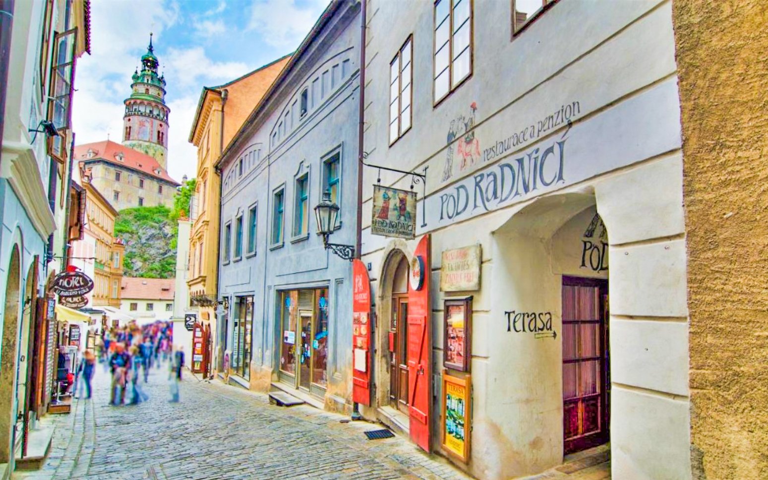 Český Krumlov přímo v centru u Náměstí Svornosti v Penzionu Pod Radnicí se snídaní a láhví vína - ventip.cz