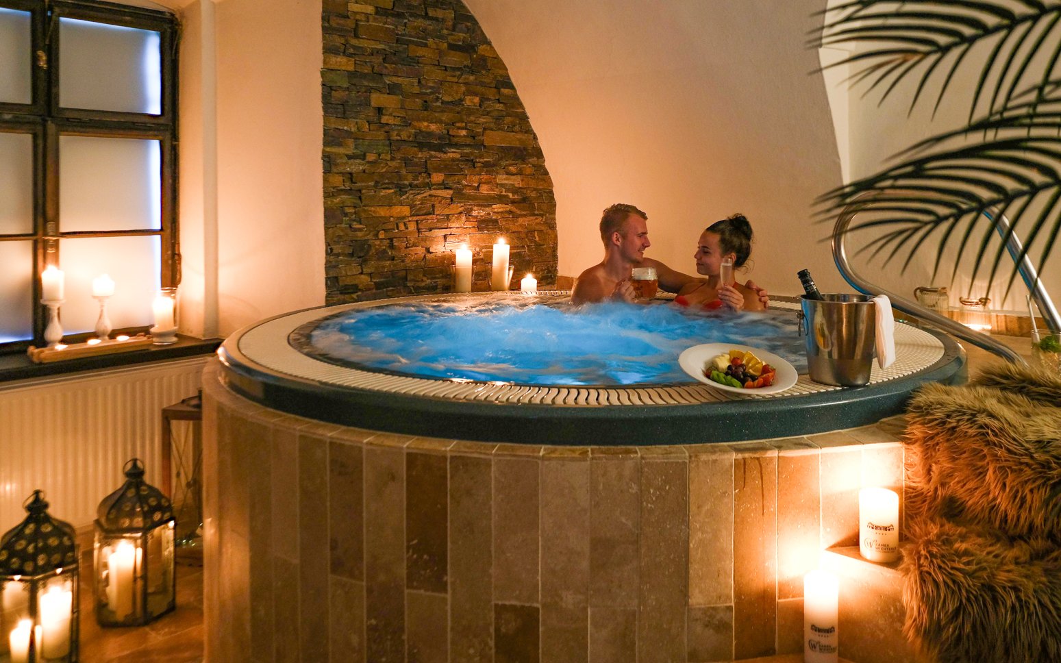 Pobyt u Luhačovic: Zámek Wichterle – Hotel a pivní lázně **** se snídaní + vstup do wellness (vířivka a sauna) - ventip.cz