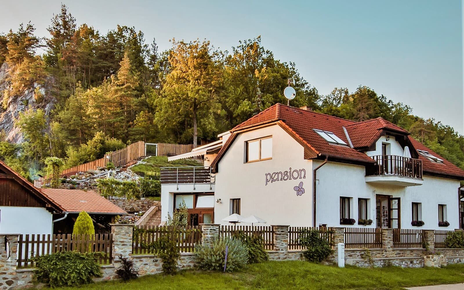 Český Krumlov jen 400 m od centra v Pensionu Fialka se snídaněmi