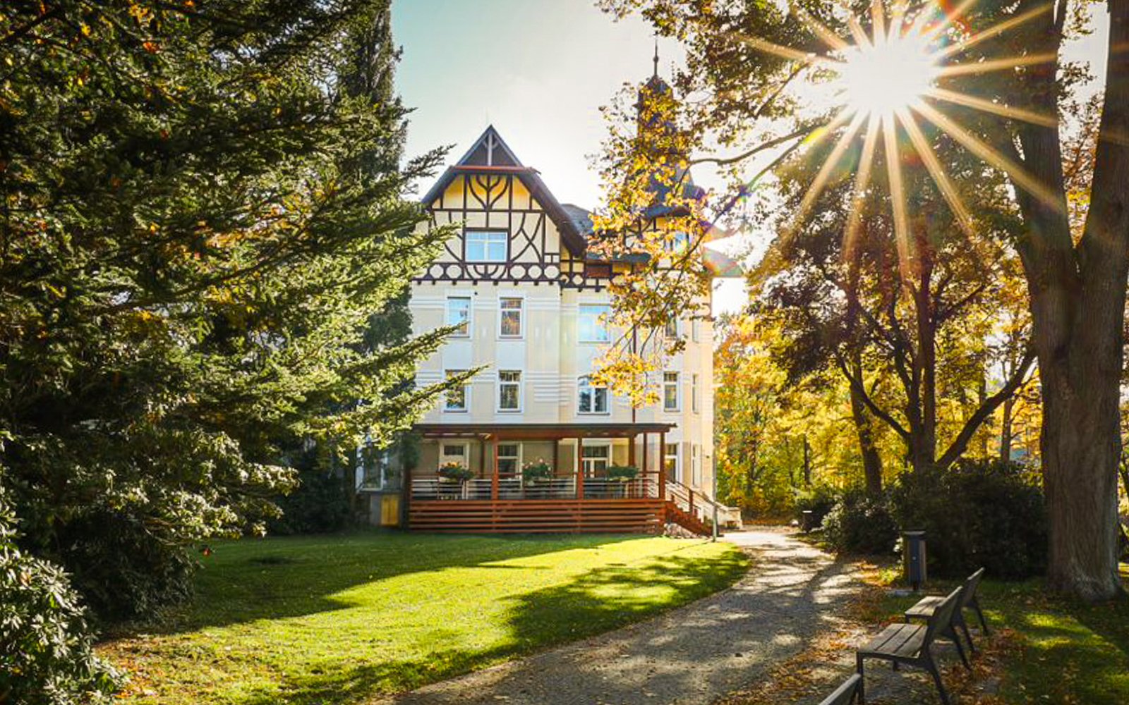 Jeseníky ve Ville Grohmann **** se snídaní či polopenzí a neomezeným wellness s vířivkou