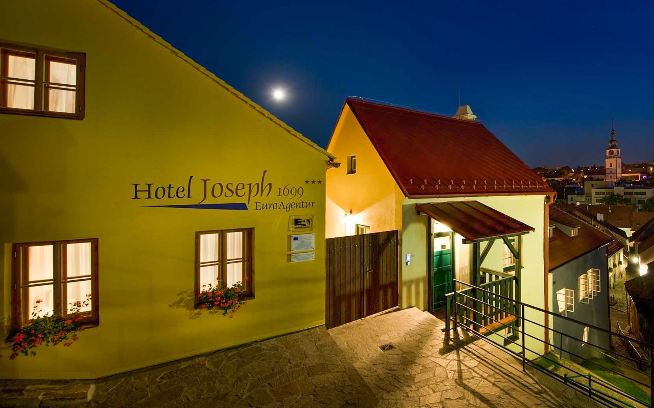 Třebíč 1 km od aquaparku v Hotelu Joseph 1699 **** se snídaní a historickou prohlídkou + domácí welcome drink - ventip.cz