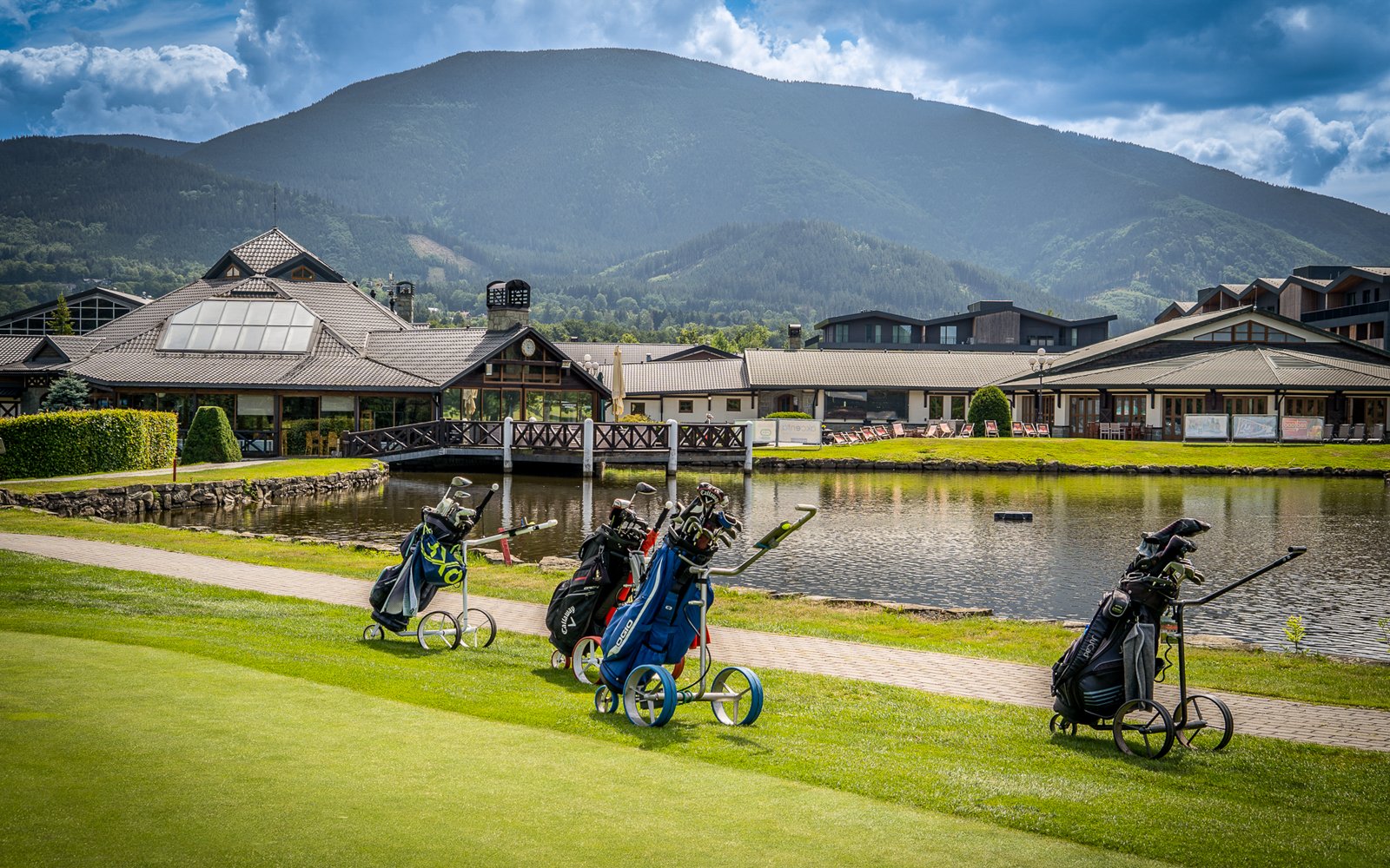 Beskydy nedaleko Stezky v oblacích Valaška: Golfový resort Prosper Golf Čeladná *** se snídaní - ventip.cz