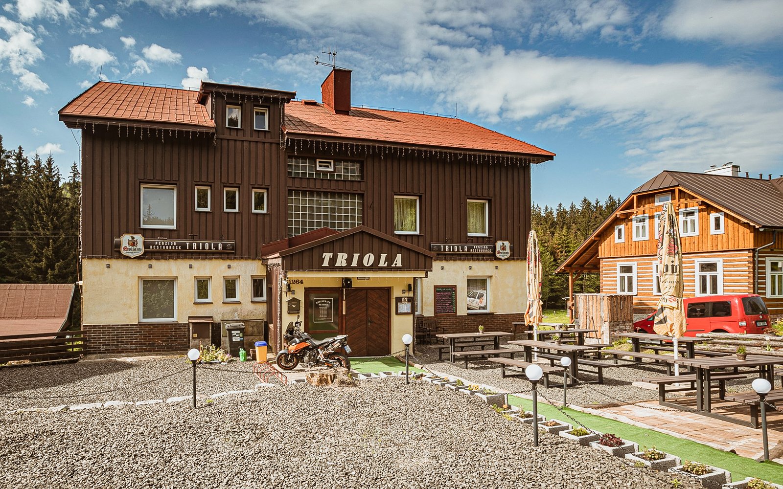 Pomezí Jizerských hor a Krkonoš u Harrachova: Penzion Triola *** se snídaní + privátní wellness centrum - ventip.cz