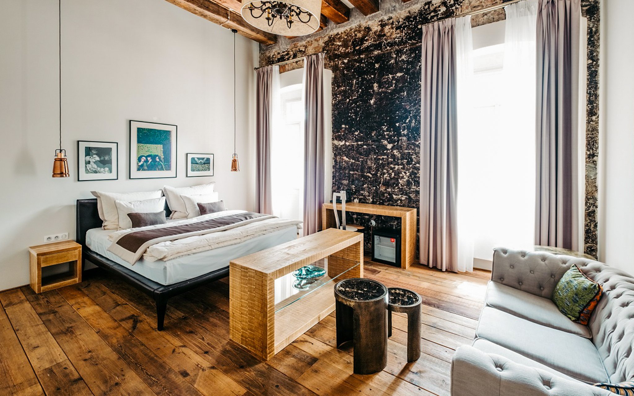 Český kras blízko Karlštejna a Prahy: Pobyt v Boutique Hotelu Corso **** se snídaní formou bufetu + parkování - ventip.cz