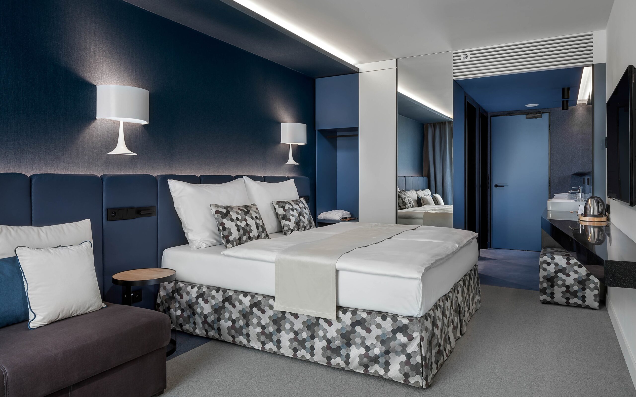 Praha přímo v centru: Luxusní 5* Hotel Urban Creme s vínem
