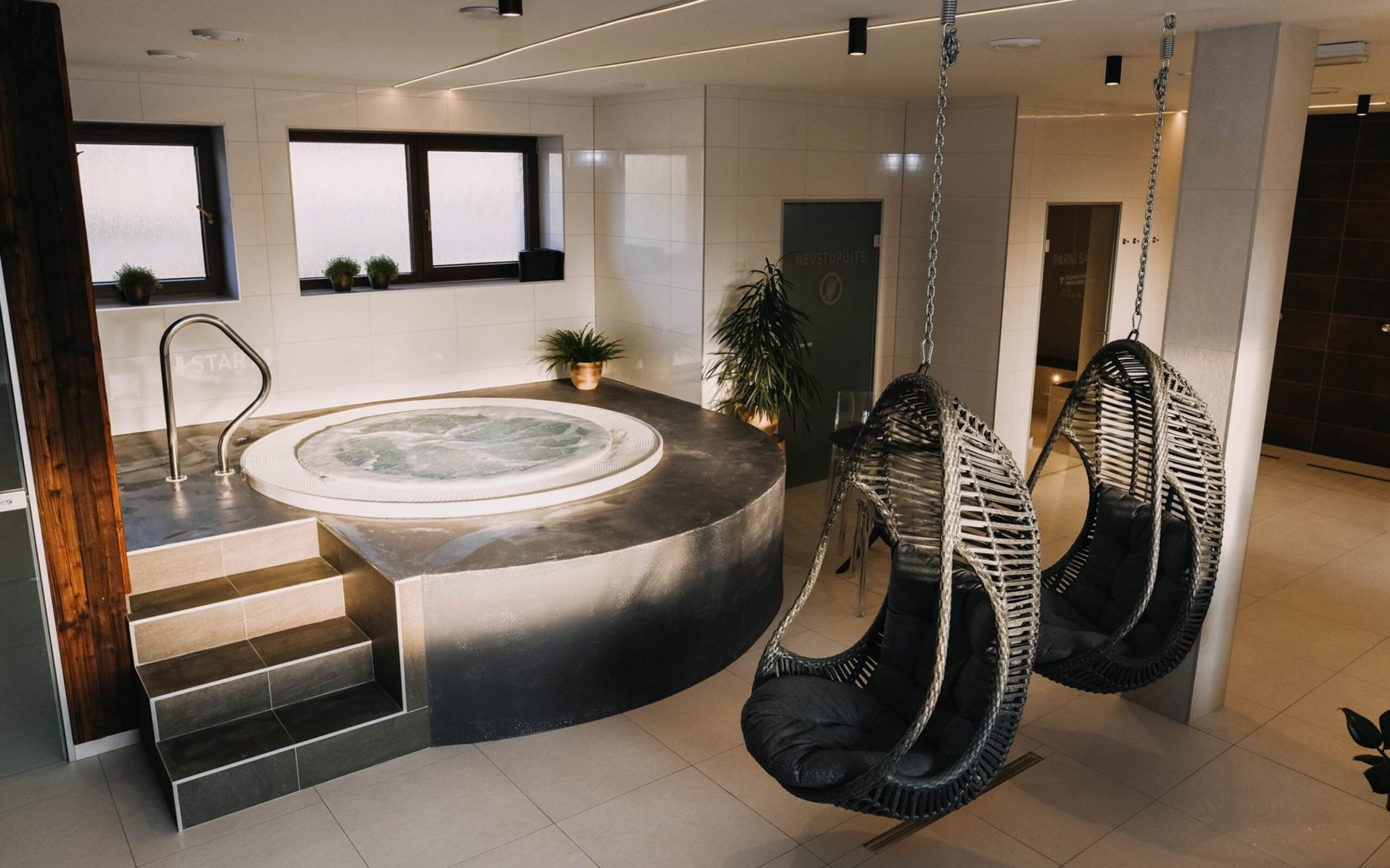 Moravské Slovácko u Baťova kanálu: Pobyt v apartmánu ve Wellness Veselí se snídaněmi