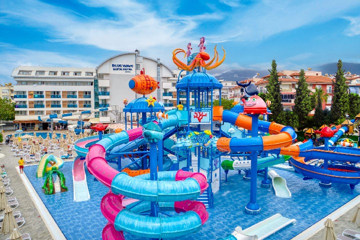Blue Wave Suite Hotel - ventip.cz