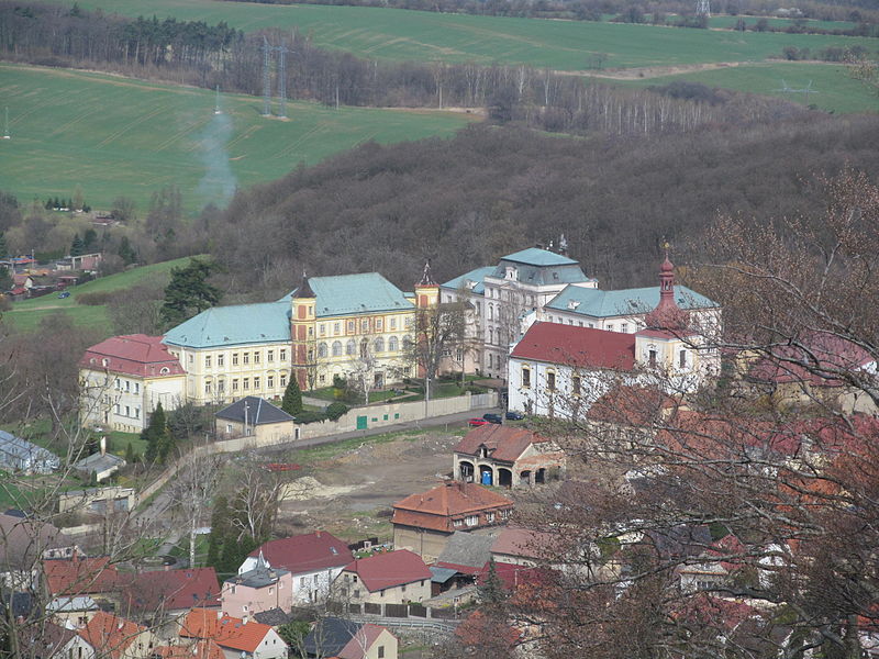 Kostomlaty pod Milešovkou (zámek) - ventip.cz