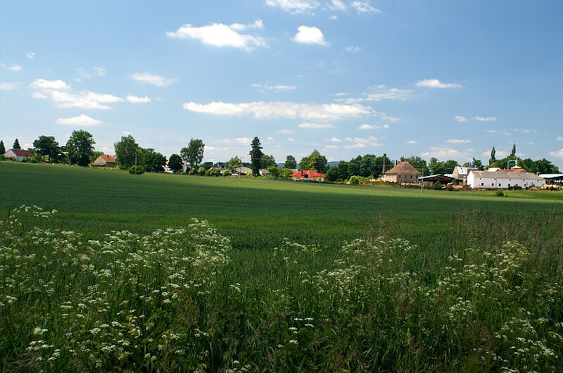 Lhotka (zámek) - ventip.cz