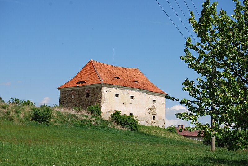 Lipovice (tvrz) - ventip.cz