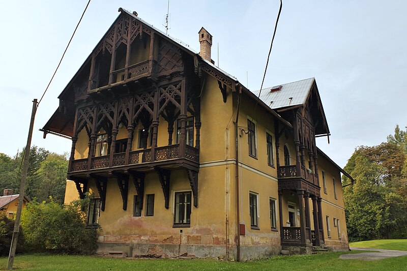 Lomnice nad Popelkou (zámek) - ventip.cz