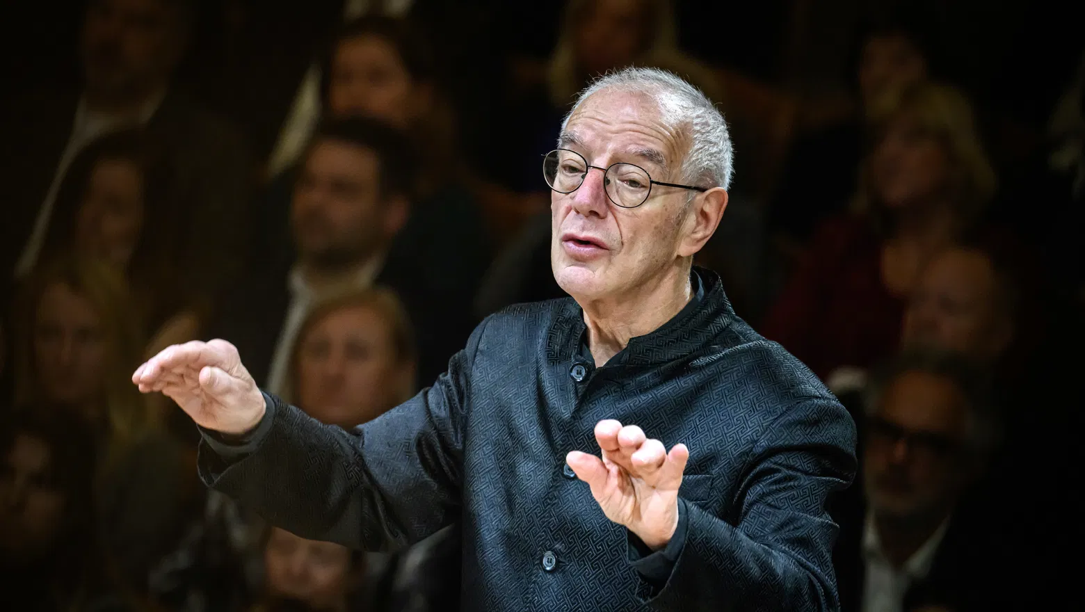 Nicholas Kraemer | Český spolek pro komorní hudbu - ventip.cz