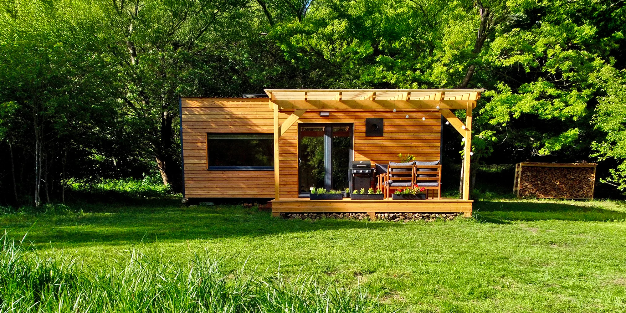 Tinyhouse u řeky - ventip.cz