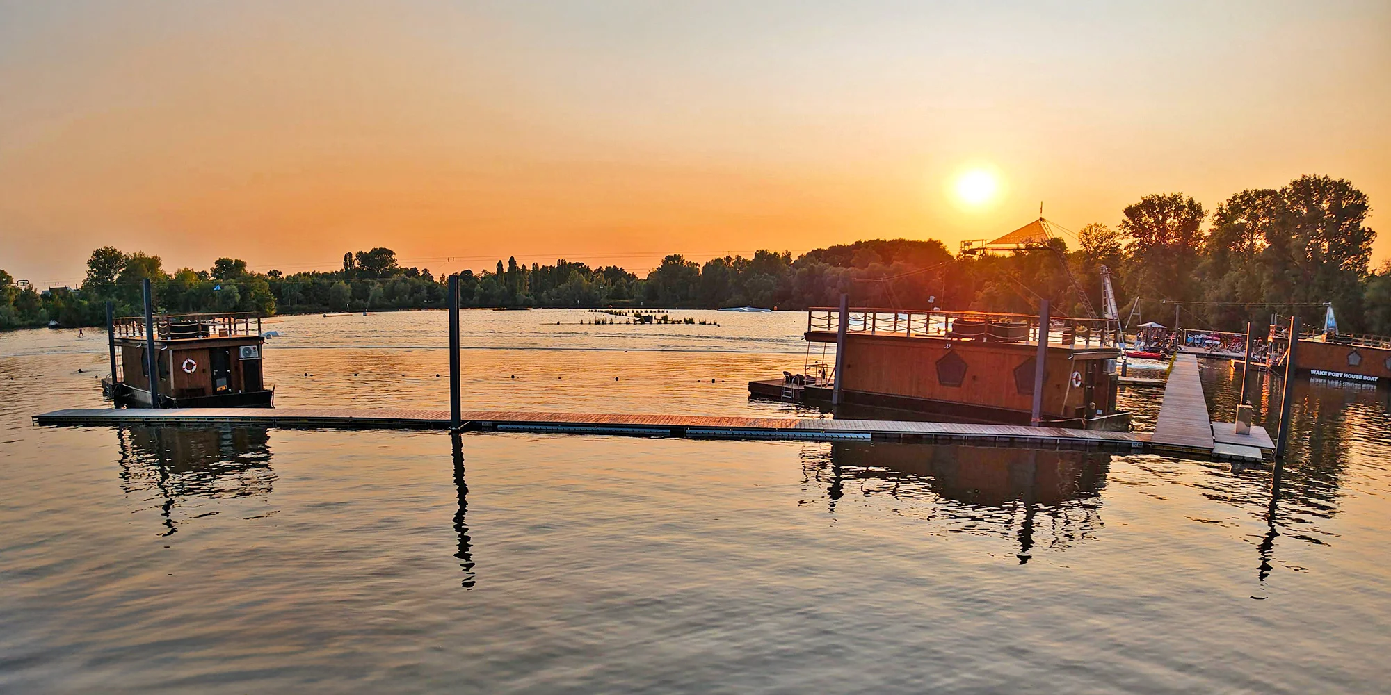 Houseboaty Wake Port - ventip.cz