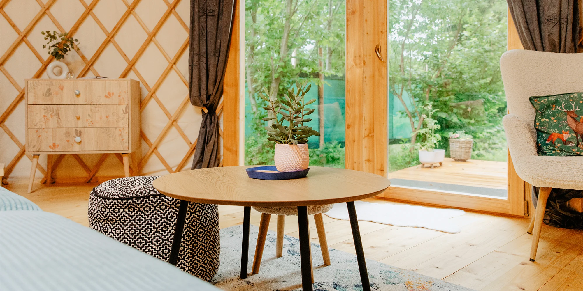 Yurt in the Wood - Jurta v pastvinách - ventip.cz