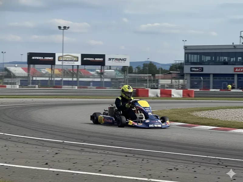 Adrenalinová jízda na okruzích a letištích v motokáře Rotax 125 MAX - ventip.cz