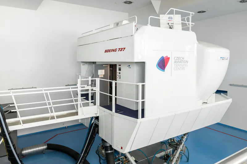 Certifikovaný plně pohyblivý simulátor Boeing 737 - ventip.cz