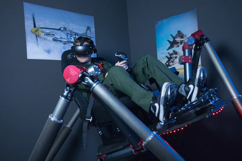 Pohyblivý letecký simulátor - proleťte se virtuální realitou - ventip.cz